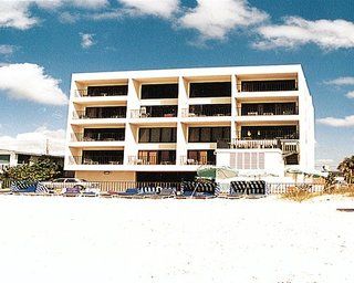 Island Gulf Resort St. Pete Beach Exterior photo